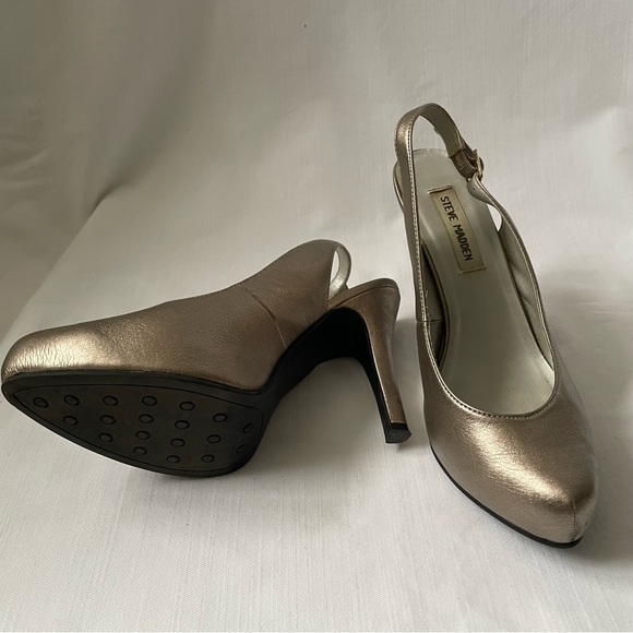 Steve Madden gold platform slingbacks - Picture 3 of 3